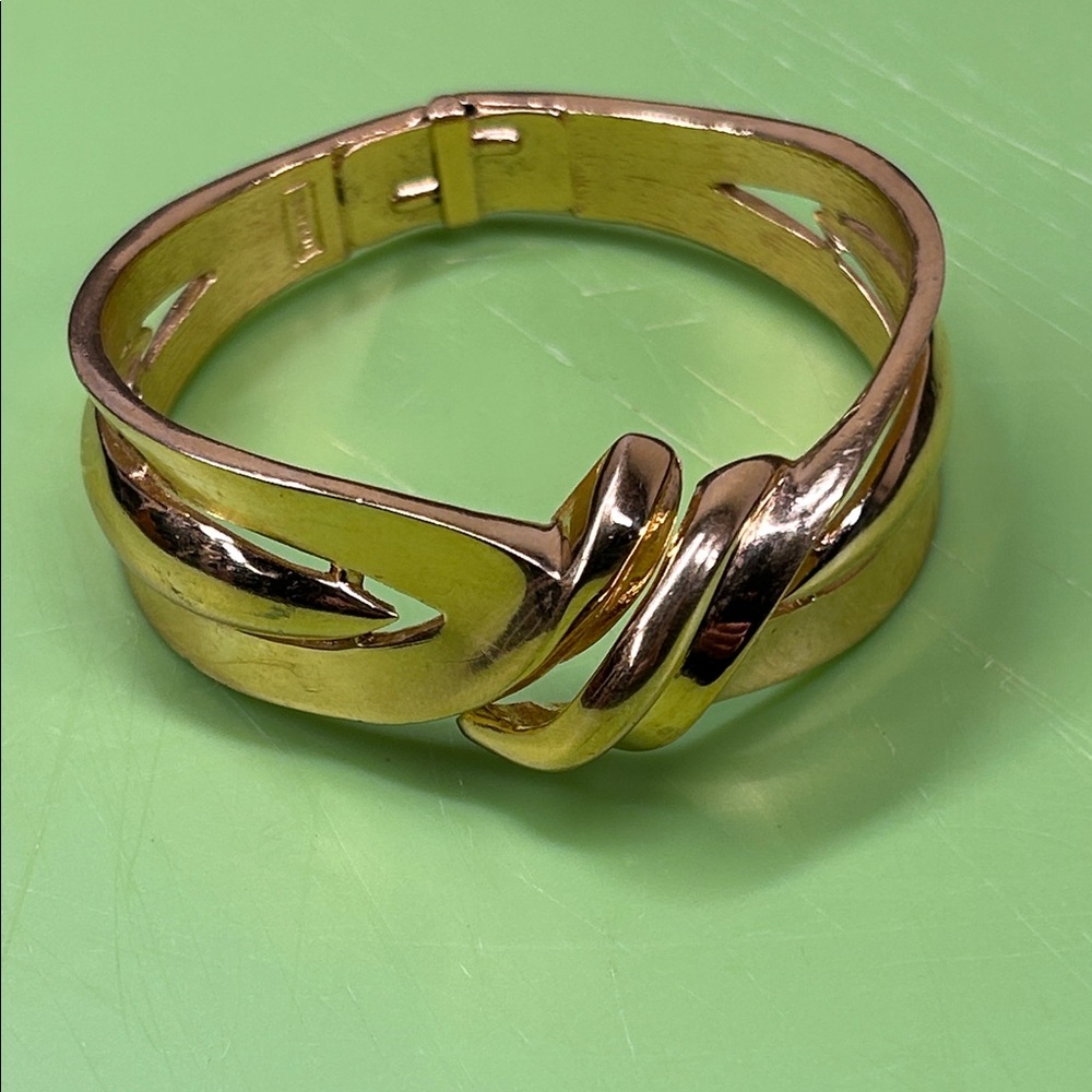Vintage Trifari Gold-Tone Knot Bracelet